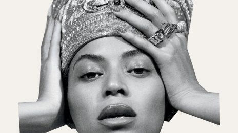 Beyonce Tops iTunes With New Album