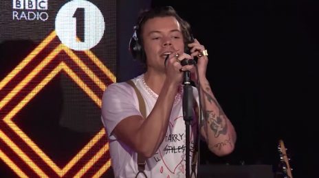 Harry Styles Covers Lizzo's 'Juice' On BBC Radio 1 Live Lounge [Performance]