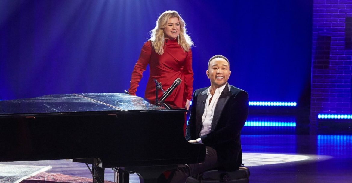 Watch: John Legend, Kelly Clarkson Perform Updated 'Baby, It's Cold Outside' - That Grape Juice