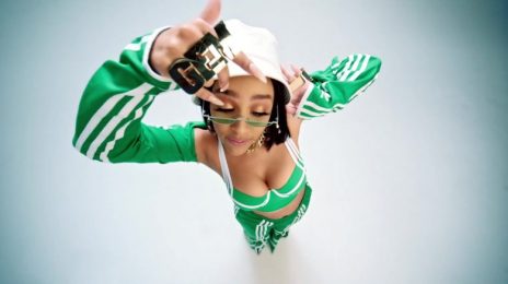 Nicki Minaj Endorses Doja Cat