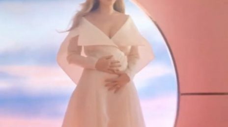 Katy Perry "Announces" Pregnancy In Music Video
