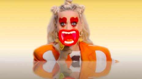 New Video: Katy Perry - 'Smile' [Performance Video]