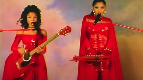 Chloe x Halle Deliver Dynamite 'Do It' Performance Live On 'Kimmel'