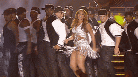 From The Vault: Beyonce Blazes With 'Baby Boy (ft. Sean Paul)' At MTV EMAs 2003