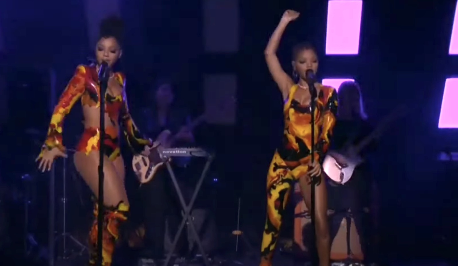 Chloe X Halle Wow With Incredible Verizon Up Performance [Video] That