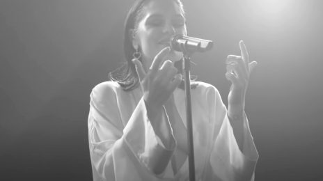 Jessie J Dazzles With 'Do It Like A Dude' & More In Salute Of 'Who You Are' 10 Year Anniversary [Performance]