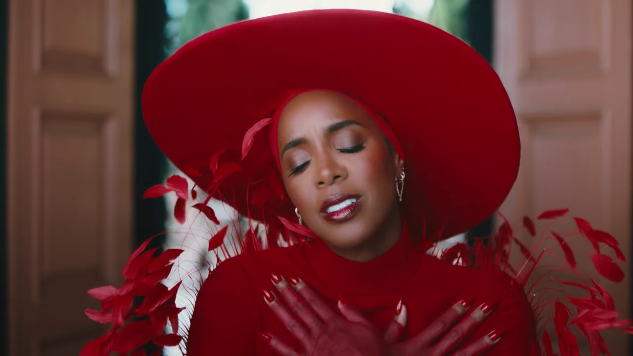 New Video Kelly Rowland 'Flowers' That Grape Juice