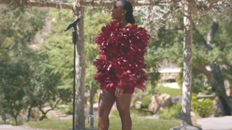 Kelly Rowland Performs 'Flowers' On 'Corden' [Video]