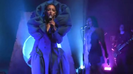 Watch: Tinashe Performs 'Undo' on GMA