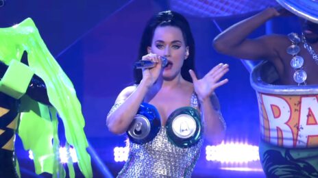 Katy Perry Dazzles in Debut TV Performance of 'When I'm Gone'