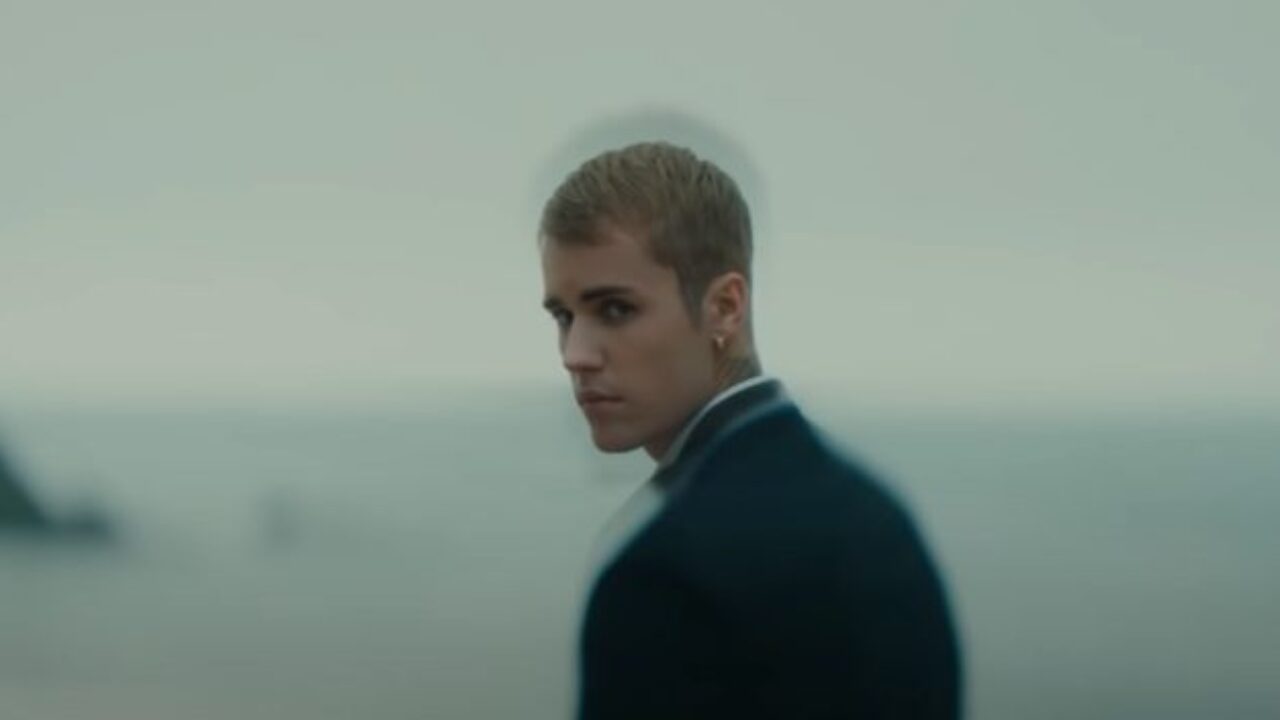Justin Bieber - Ghost (Visualizer) 