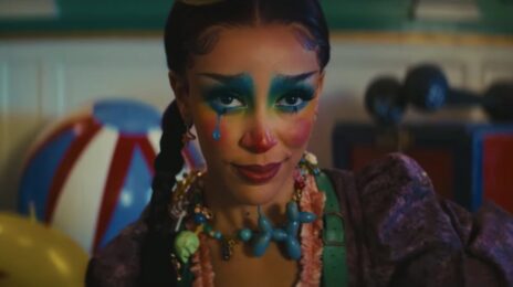 Watch:  Doja Cat Covers Hole Hit 'Celebrity Skin' in Taco Bell Super Bowl Ad