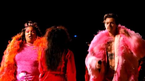 Lizzo Joins Harry Styles On Stage at Coachella / Performs 'I Will Survive' & One Direction Smash