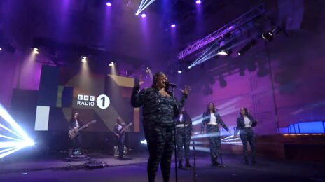 Lizzo Lights Up BBC Radio 1's Live Lounge with 'Special' [Performance]