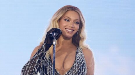 Beyonce to Fan: "You Are the Visual"