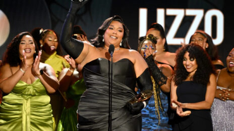Emotional Lizzo Honored with Humanitarian Award Amid Sexual Harassment Lawsuits