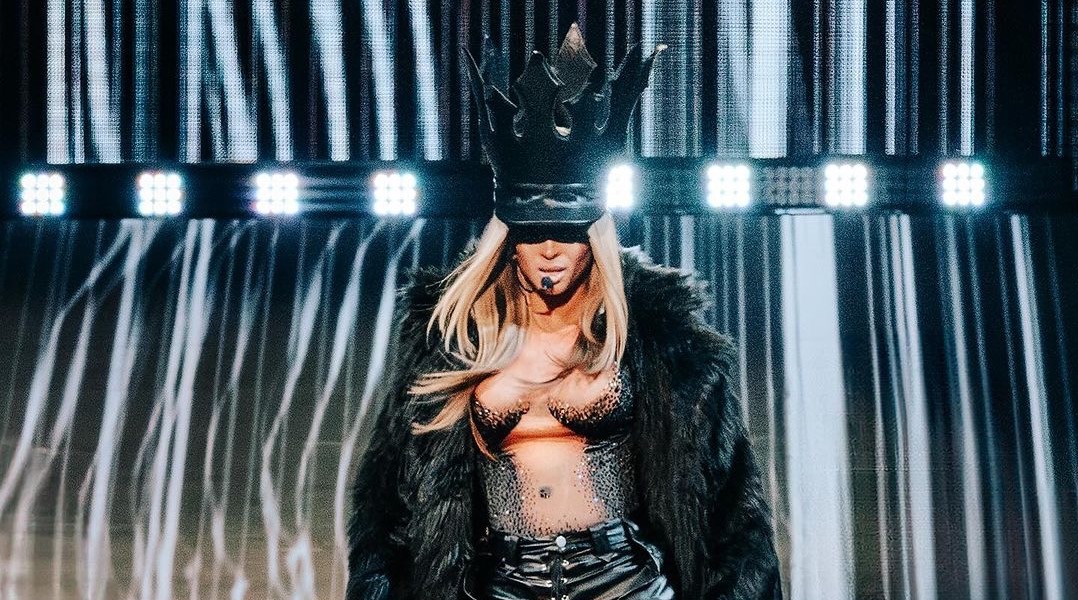 Ciara STORMS the ‘Out of This World Tour’ in Denver