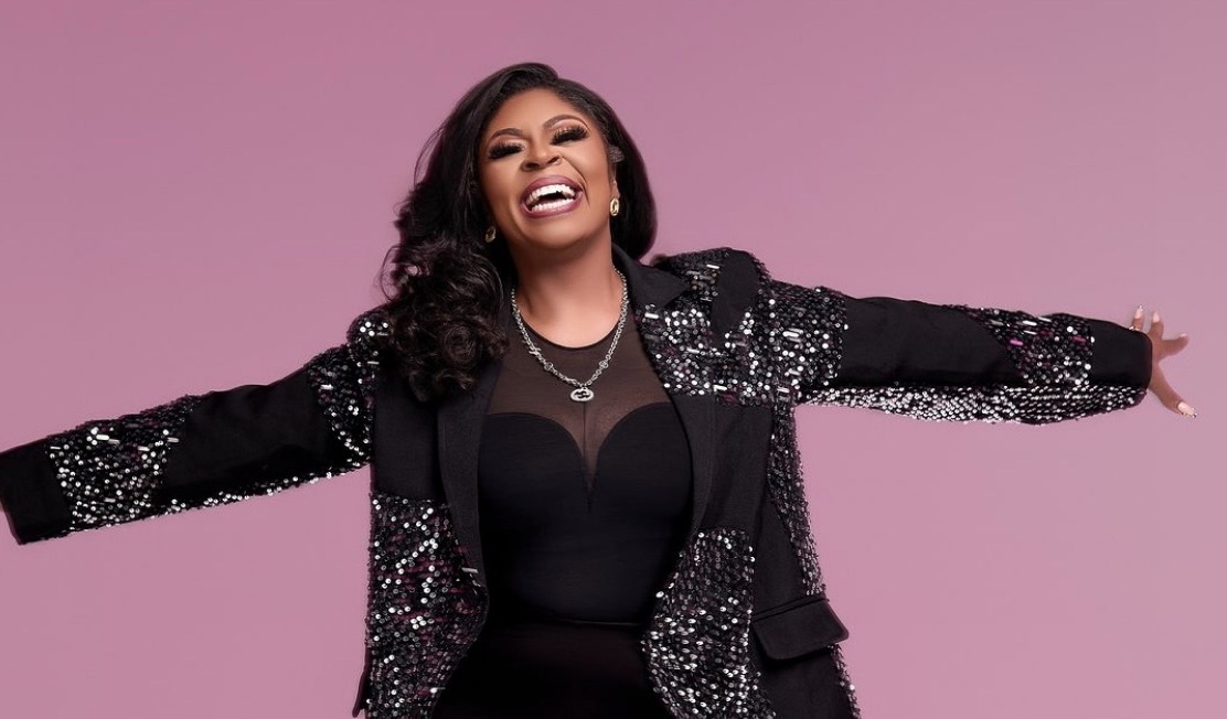 Kim Burrell APOLOGIZES to the LGBTQ Community for Homophobic Remarks: “We Must Embrace All of God’s People”