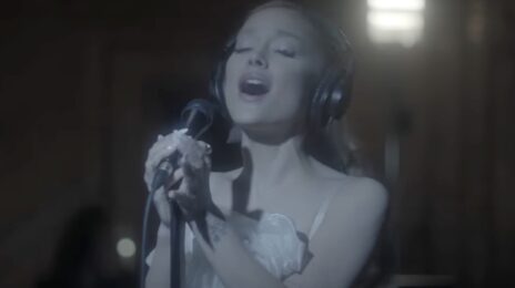 Watch: Ariana Grande Wows with 'Yes, And?' Live