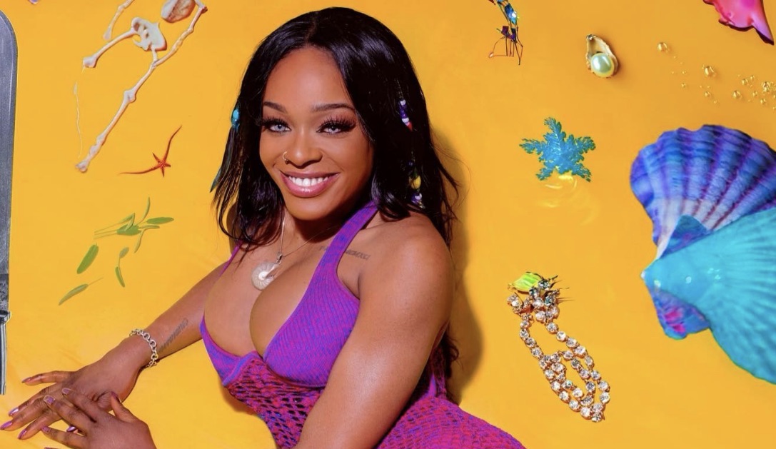 Azealia Banks Praises Her Own “Genius” & Teases New Music: “I Have FINALLY Outdone ‘212’”