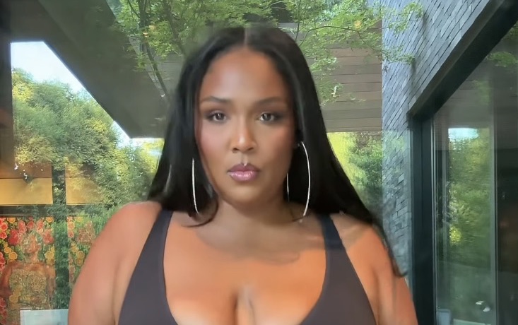 Lizzo WOWS While Showcasing Dramatic Weight Loss