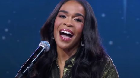 Michelle Williams WOWS with 'O Holy Night' on GMA3