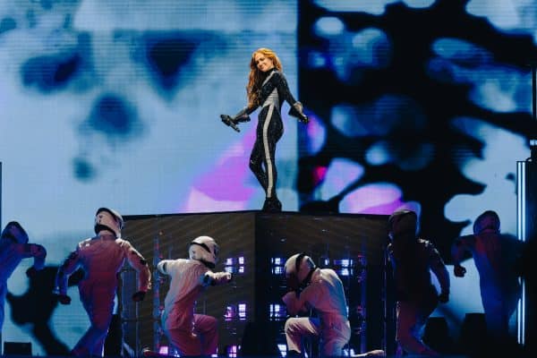 Jennifer Lopez Rocks Saudi Arabia