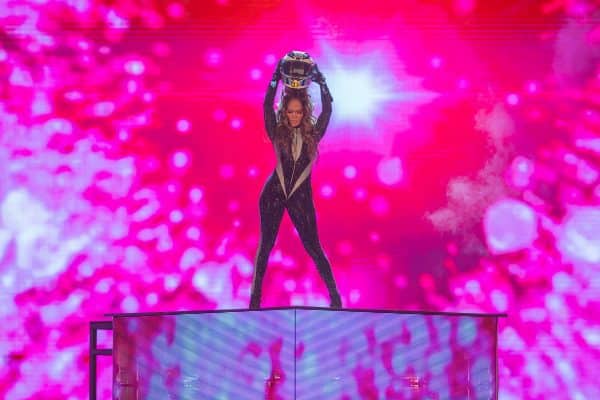 Jennifer Lopez Rocks Saudi Arabia