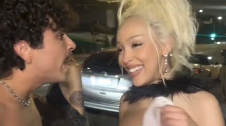 Doja Cat Fan CLAPS BACK at Star Over "Musty Shirt" Viral Moment