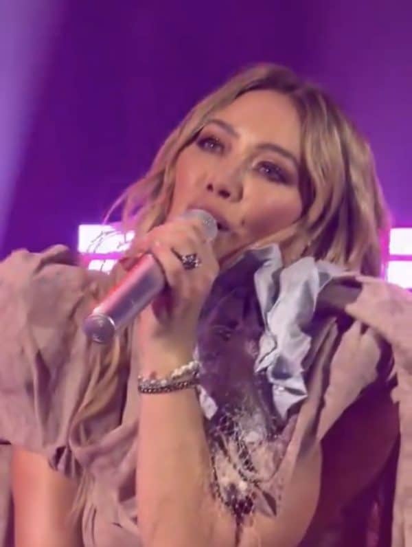 Hilary Duff For The First Time Ever Performs 'What Dreams Are Made Of' Live At Concert