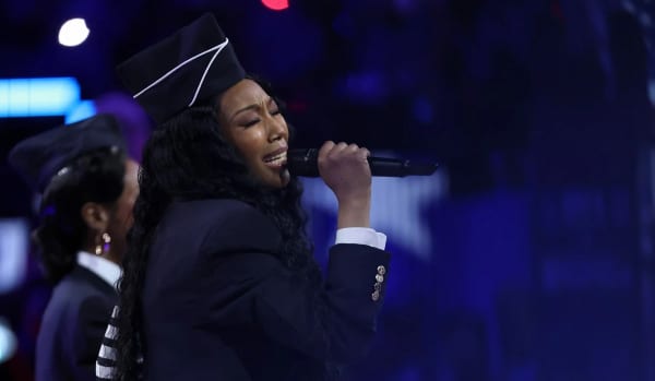 Ouch! Brandy IGNITES Social Media Debates After Conservatives SLAMMED Her “Unrecognizable” National Anthem at the NBA All-Star Game