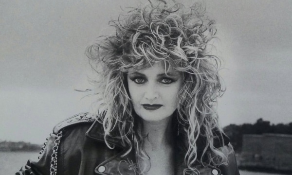 Music Industry Mourns Bonnie Tyler – the Iconic Voice Behind Megahits ‘Total Eclipse of the Heart’ & ‘Holding Out for a Hero’