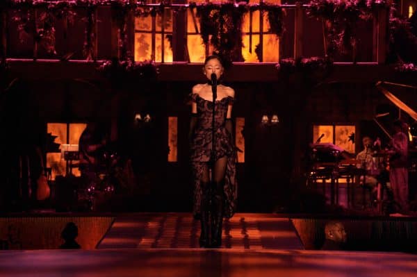 Ariana Grande & Cynthia Erivo Surprise With 'Wicked' Reunion at London 'Eternal Sunshine Tour' Show