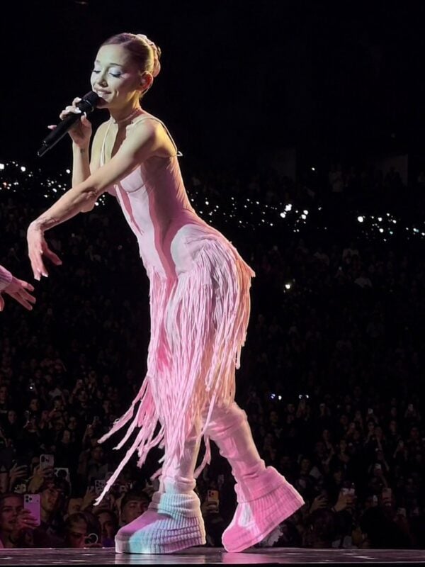 Ariana grande eternal sunshine tour London performance