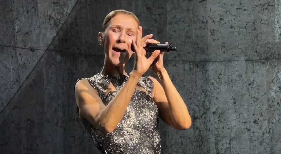 Celine Dion Returns to  the Stage in Paris After Six Years / Full Setlist