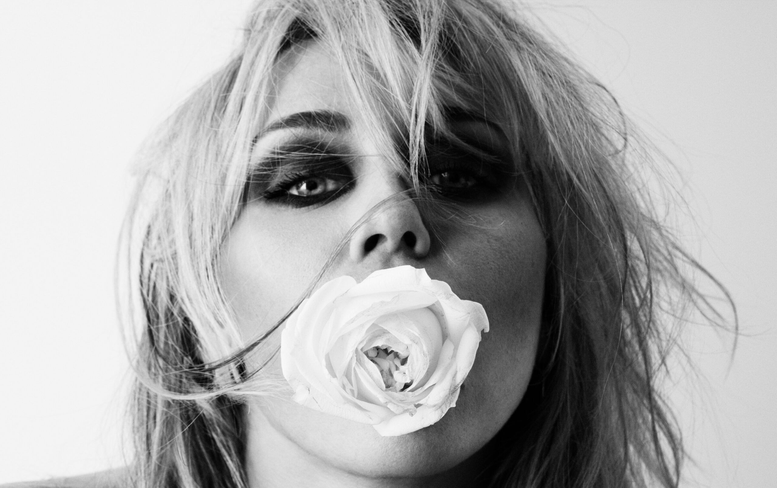 Miley Announces New Album ‘Bass Persuades’ & Stage Return