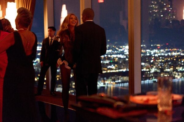 Beyonce DAZZLES at the New York Premiere of Jay-Z's HBO Special 'Jay-Z in 8'