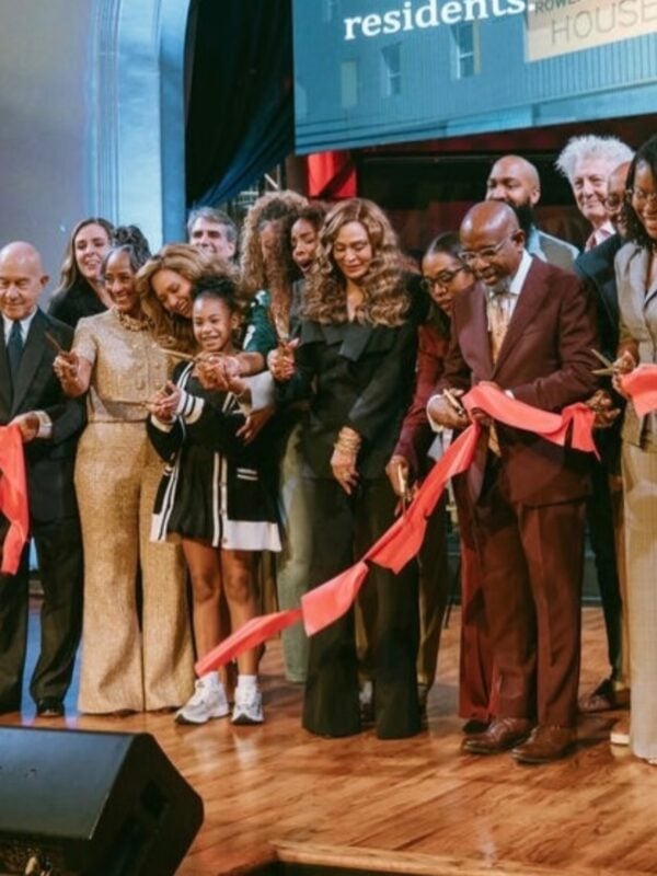 Beyoncé and Kelly Rowland at the Knowles-Rowland House opening