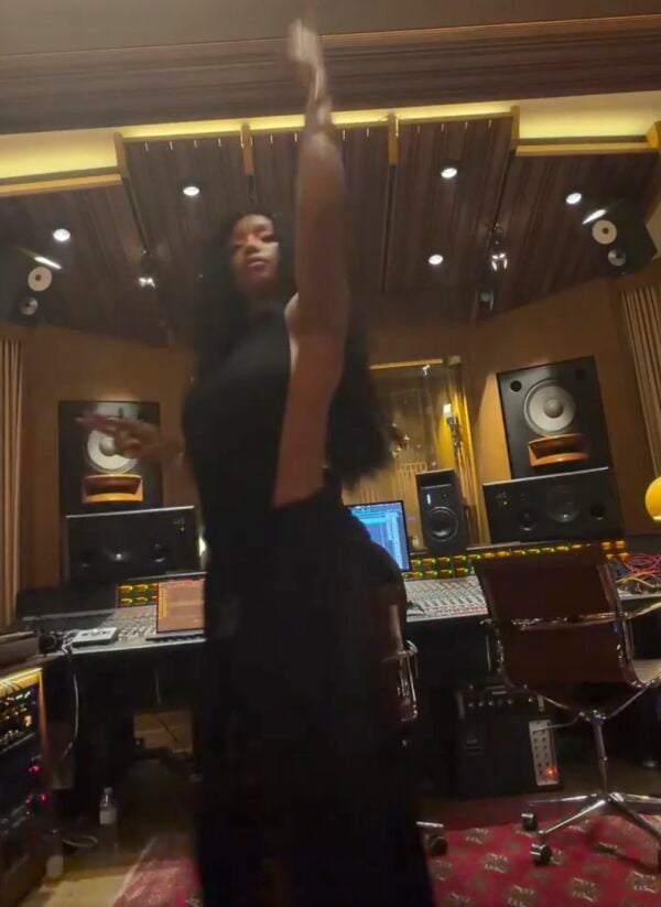SZA Has New Music Coming? Singer Teases Unreleased Track